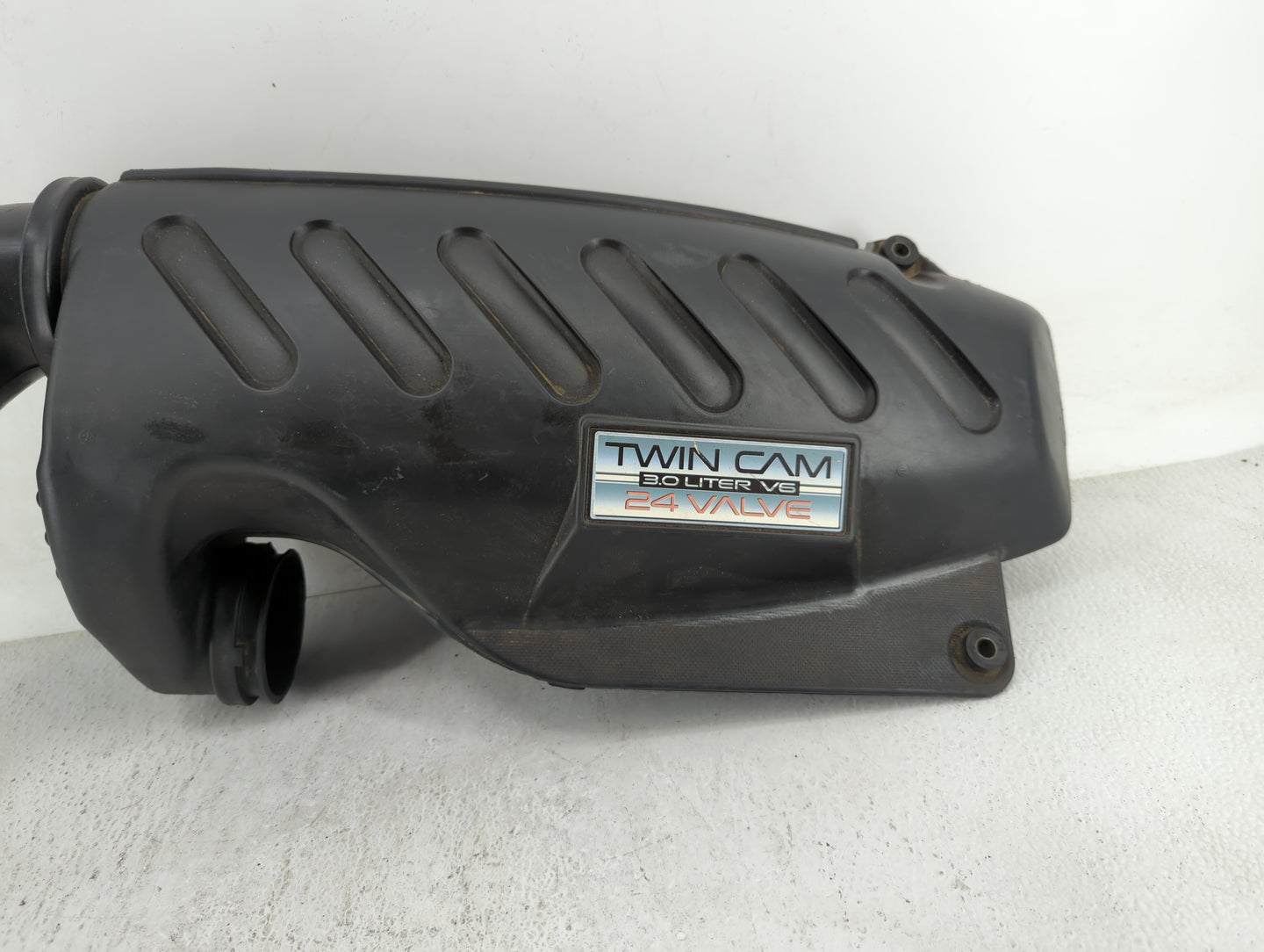 2003 Saturn Vue Engine Cover - Oemusedautoparts1.com