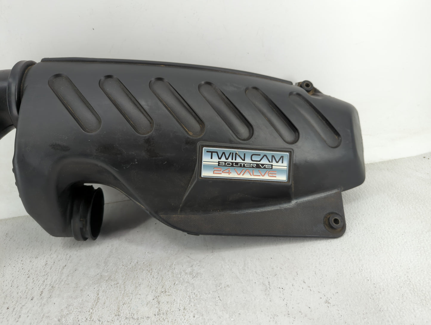 2003 Saturn Vue Engine Cover - Oemusedautoparts1.com