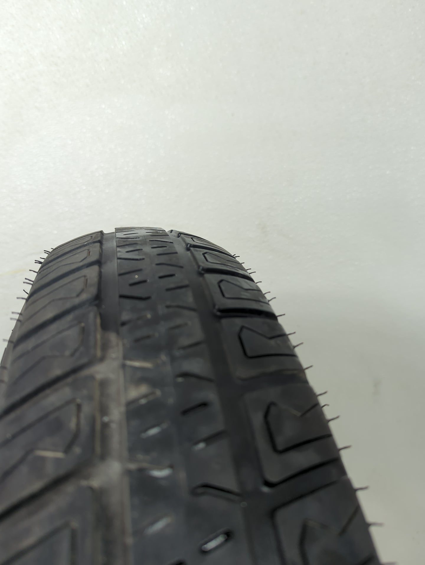 2003 Saturn Vue Spare Donut Tire Wheel Rim Oem - Oemusedautoparts1.com