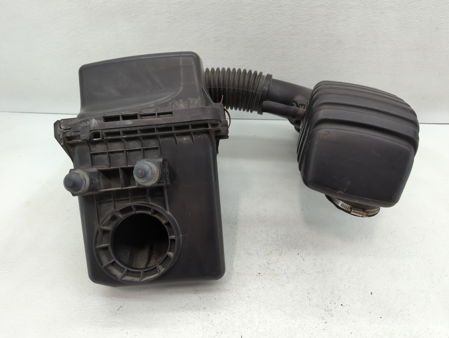 2002-2003 Saturn Vue Air Cleaner Intake-duct Hose Tube - Oemusedautoparts1.com