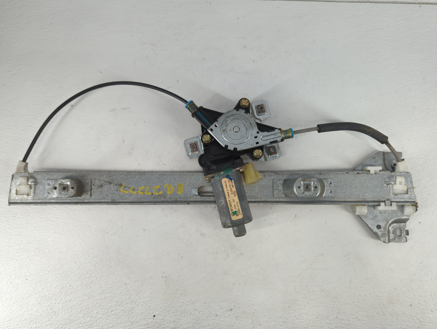 2002-2007 Saturn Vue Driver Left Rear Window Regulator 702228 - Oemusedautoparts1.com