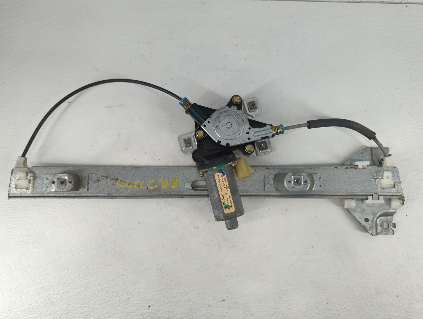 2002-2007 Saturn Vue Driver Left Rear Window Regulator 702228 - Oemusedautoparts1.com