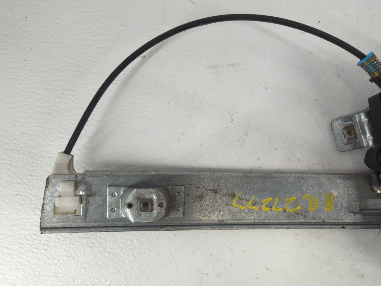 2002-2007 Saturn Vue Driver Left Rear Window Regulator 702228 - Oemusedautoparts1.com