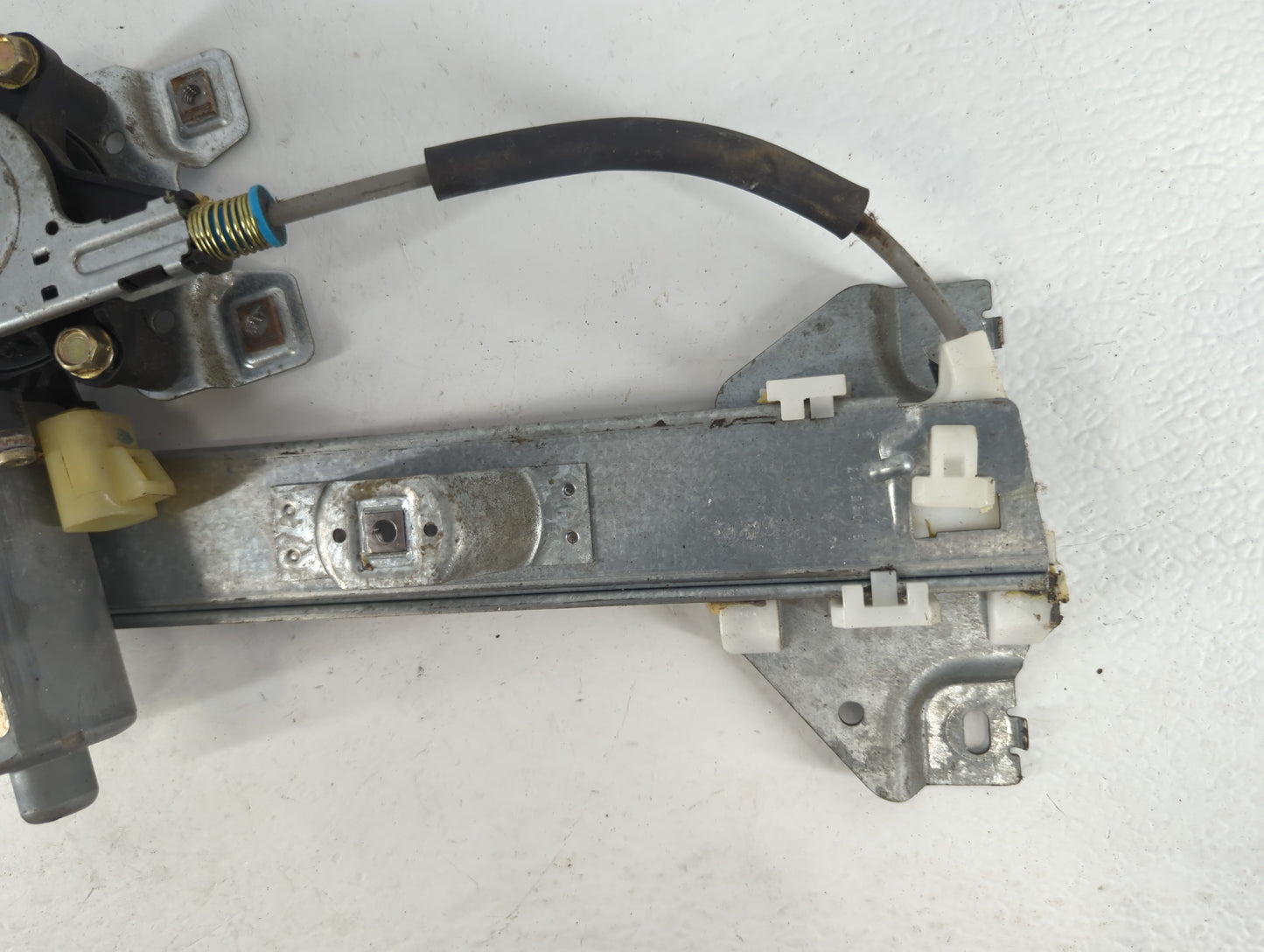 2002-2007 Saturn Vue Driver Left Rear Window Regulator 702228 - Oemusedautoparts1.com