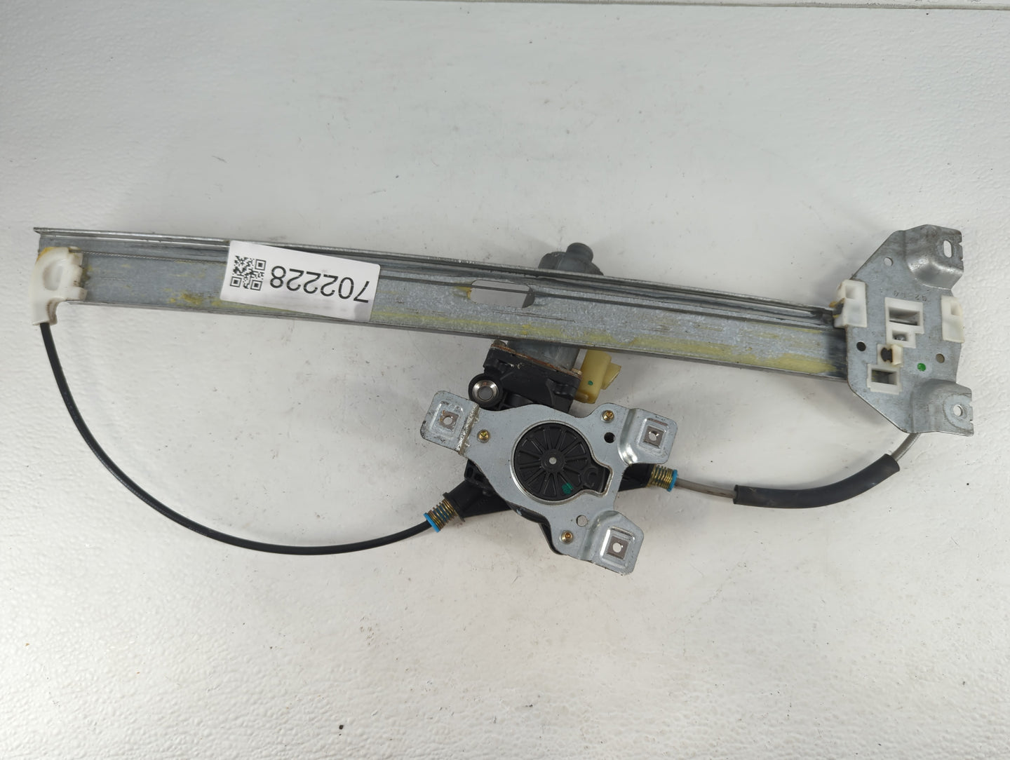 2002-2007 Saturn Vue Driver Left Rear Window Regulator 702228 - Oemusedautoparts1.com