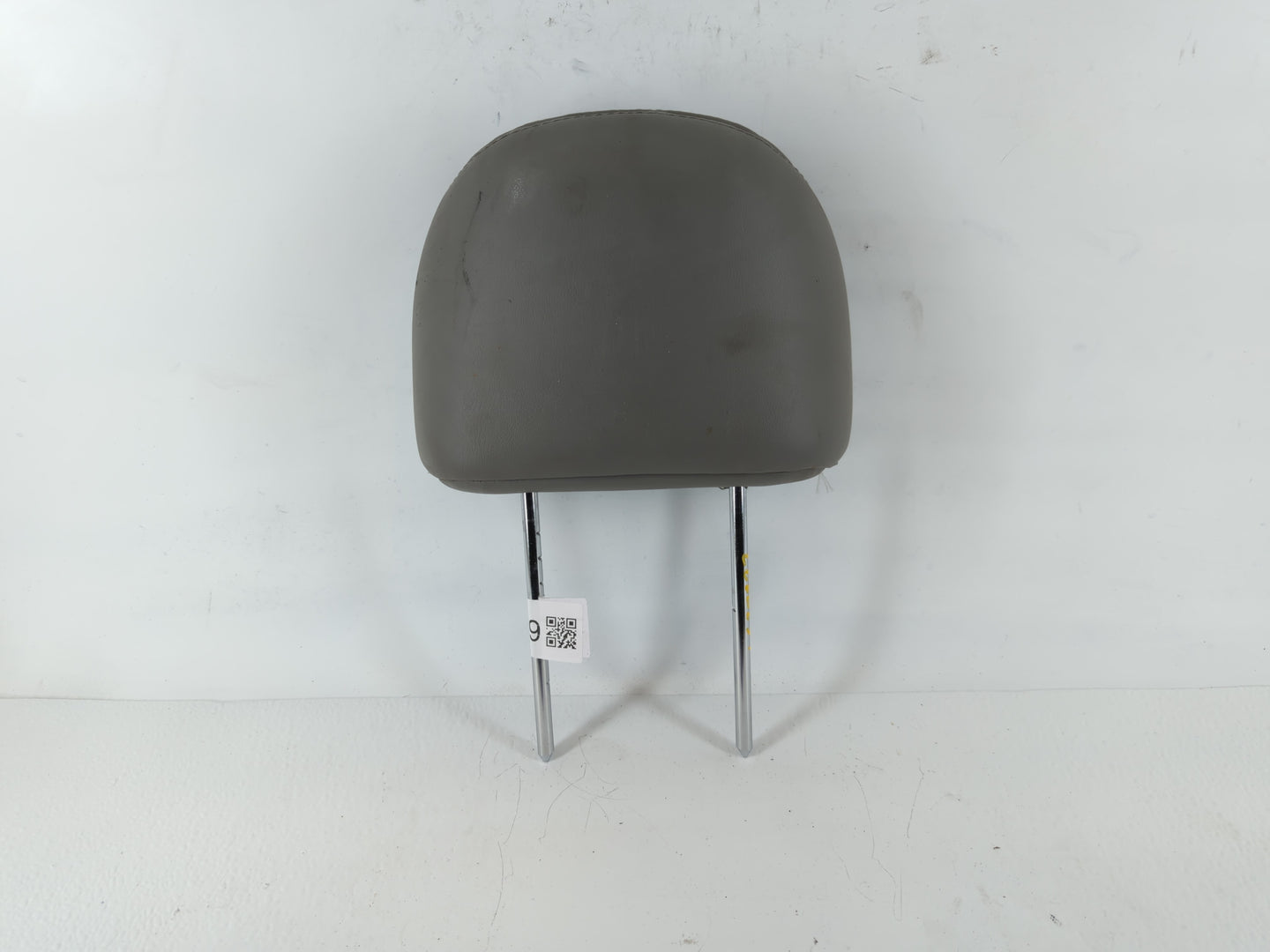 2002-2007 Saturn Vue Headrest Head Rest Front Driver Passenger Seat Fits Fits 2002 2003 2004 2005 2006 2007 OEM Used Auto Pa