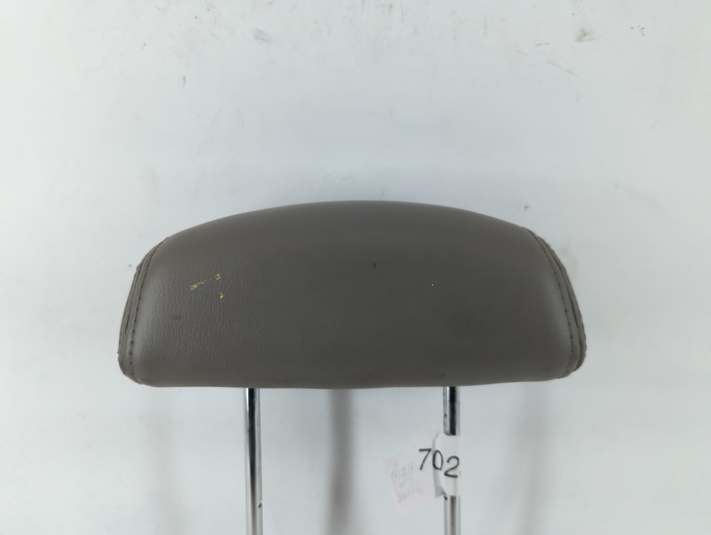 2002-2007 Saturn Vue Headrest Head Rest Rear Seat Fits Fits 2002 2003 2004 2005 2006 2007 OEM Used Auto Parts - Oemusedautop