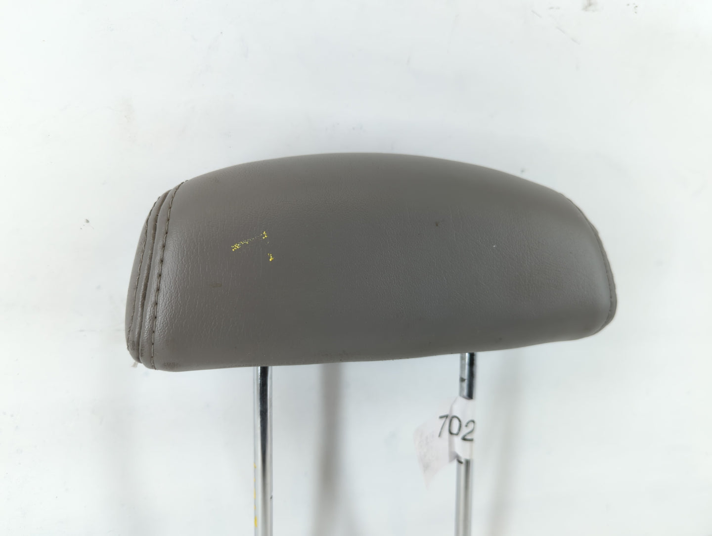 2002-2007 Saturn Vue Headrest Head Rest Rear Seat Fits Fits 2002 2003 2004 2005 2006 2007 OEM Used Auto Parts - Oemusedautop