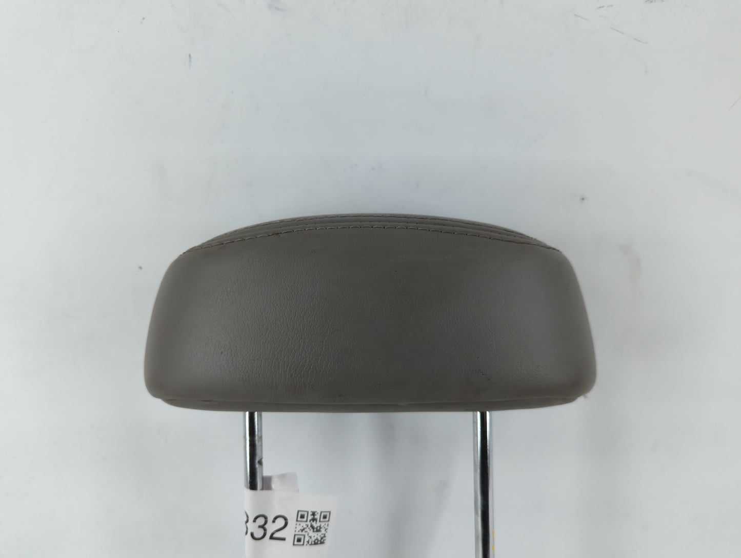 2002-2007 Saturn Vue Headrest Head Rest Rear Seat Fits Fits 2002 2003 2004 2005 2006 2007 OEM Used Auto Parts - Oemusedautop