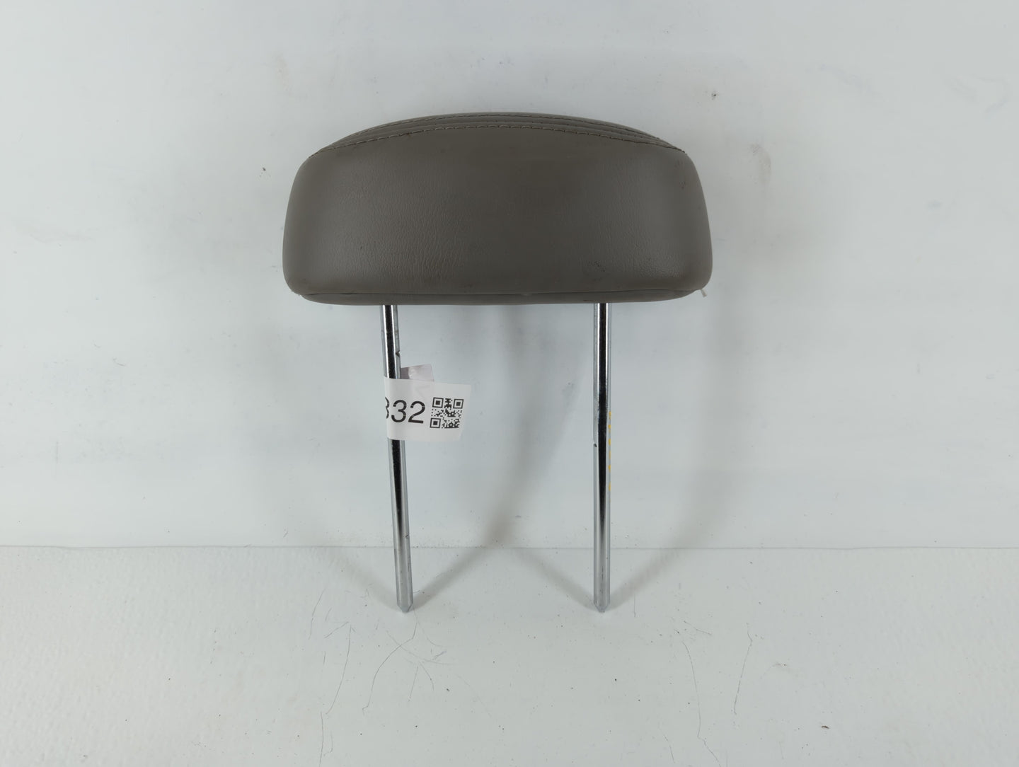 2002-2007 Saturn Vue Headrest Head Rest Rear Seat Fits Fits 2002 2003 2004 2005 2006 2007 OEM Used Auto Parts - Oemusedautop