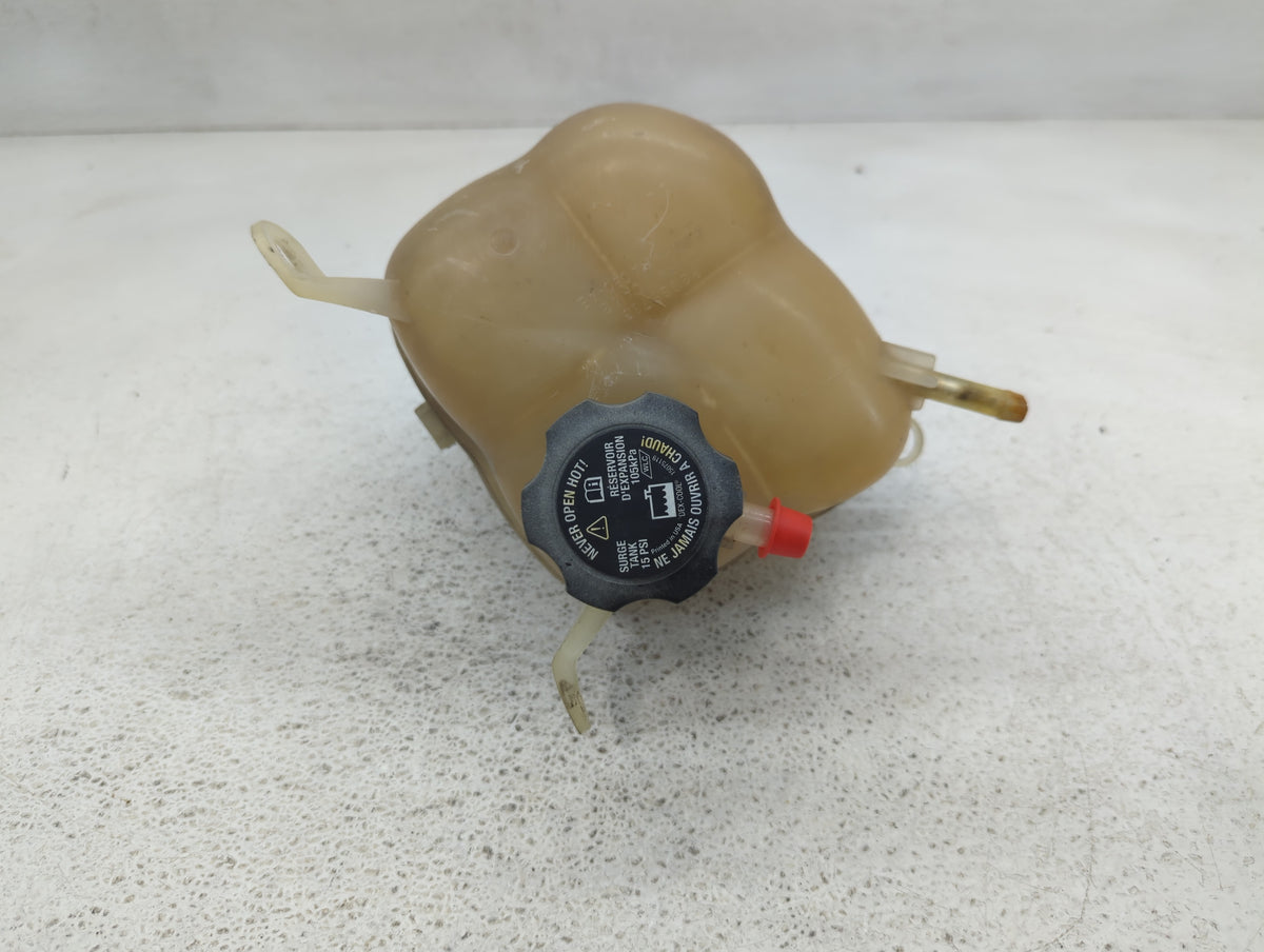 2002-2007 Saturn Vue Radiator Coolant Overflow Expansion Tank Bottle 702779 - Oemusedautoparts1.com