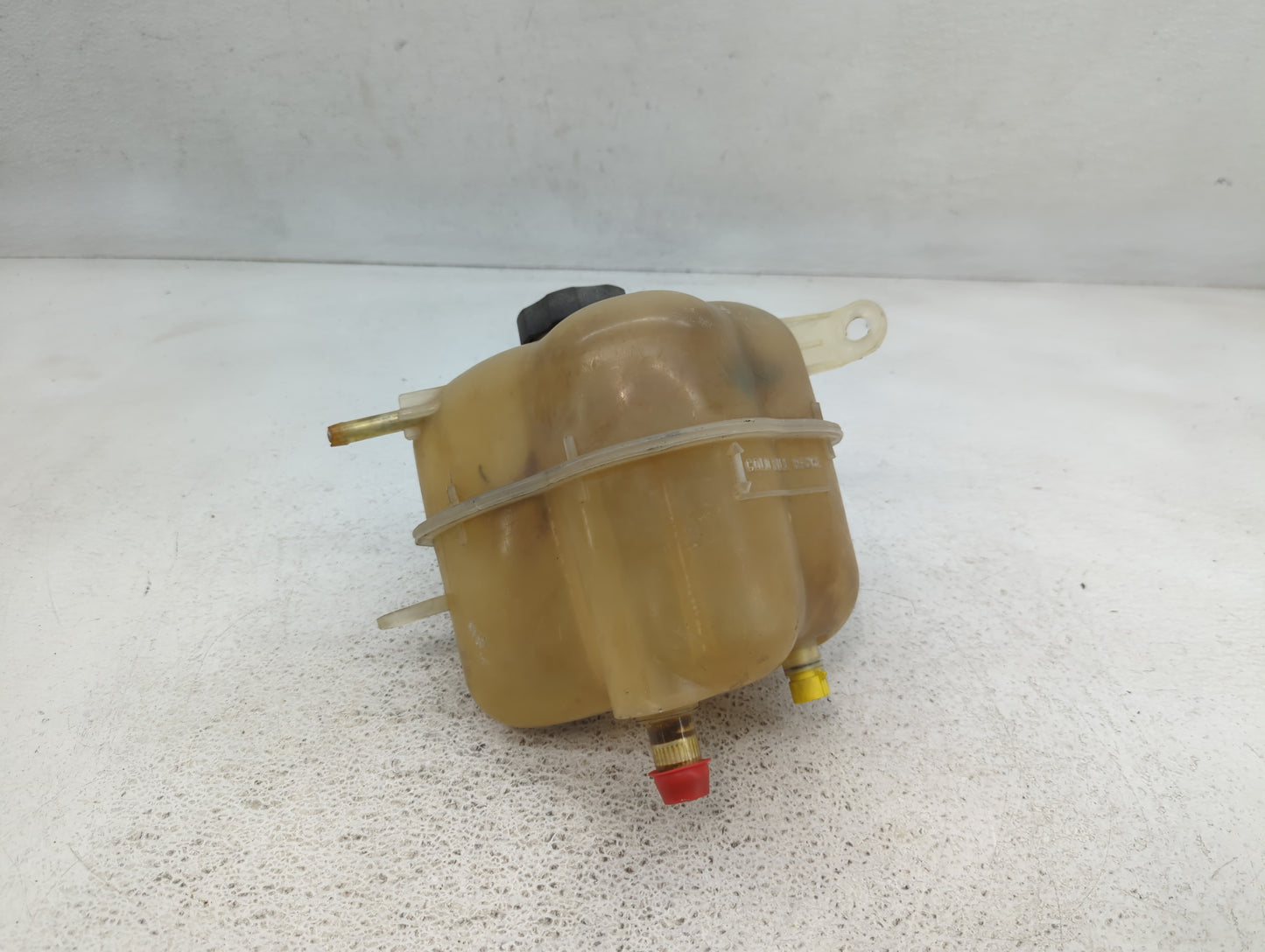 2002-2007 Saturn Vue Radiator Coolant Overflow Expansion Tank Bottle 702779 - Oemusedautoparts1.com