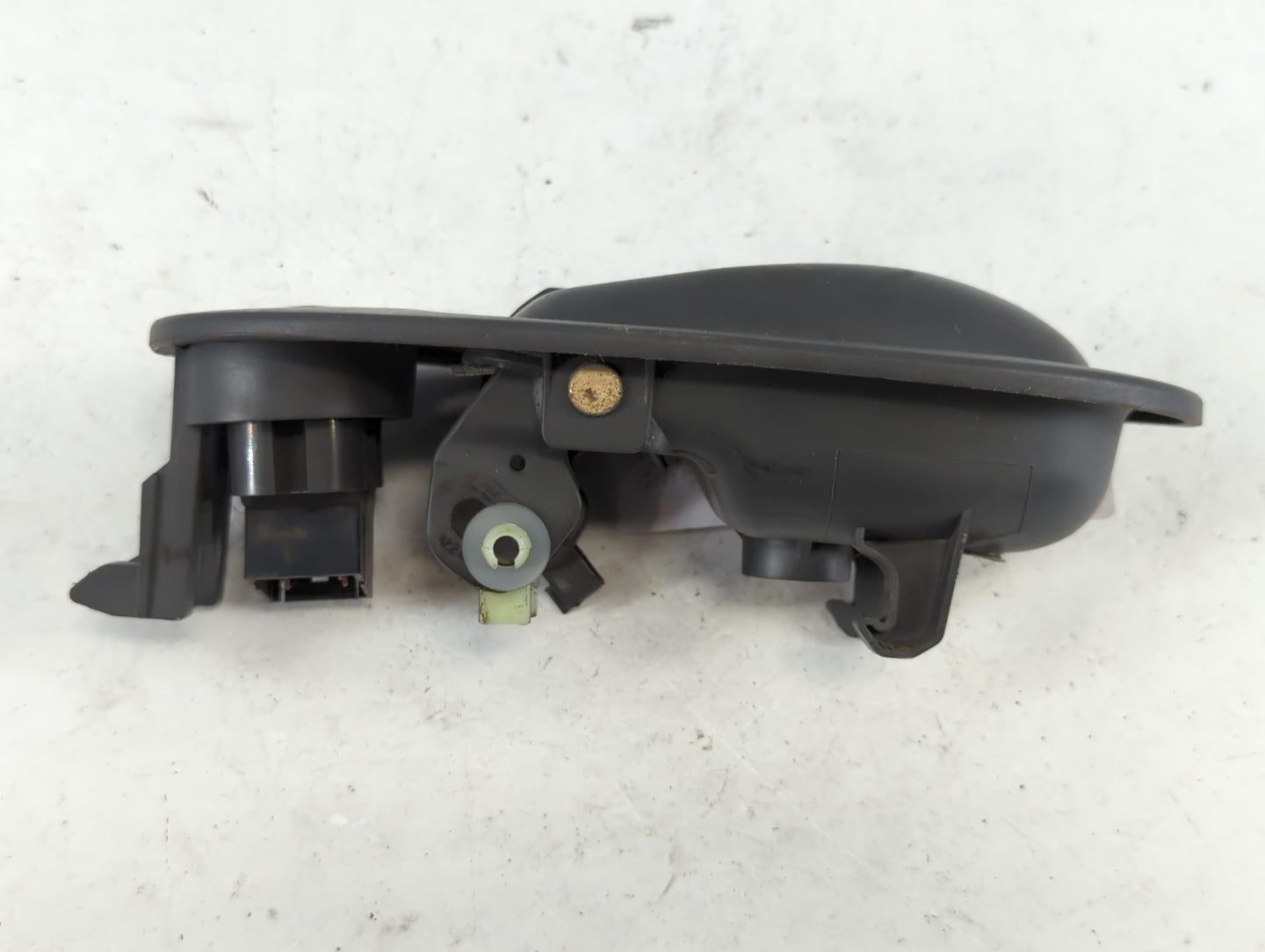 2003 Saturn Vue Drivers Side Inside Front Door Handle Oem - Oemusedautoparts1.com