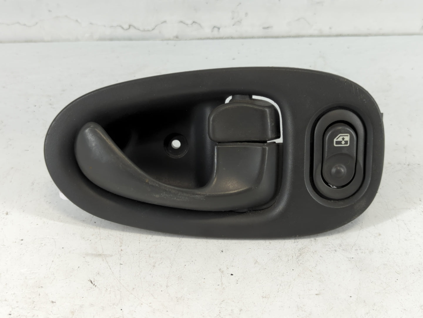 2002-2007 Saturn Vue Driver Rear Left Door Handle Exterior Assembly - Oemusedautoparts1.com