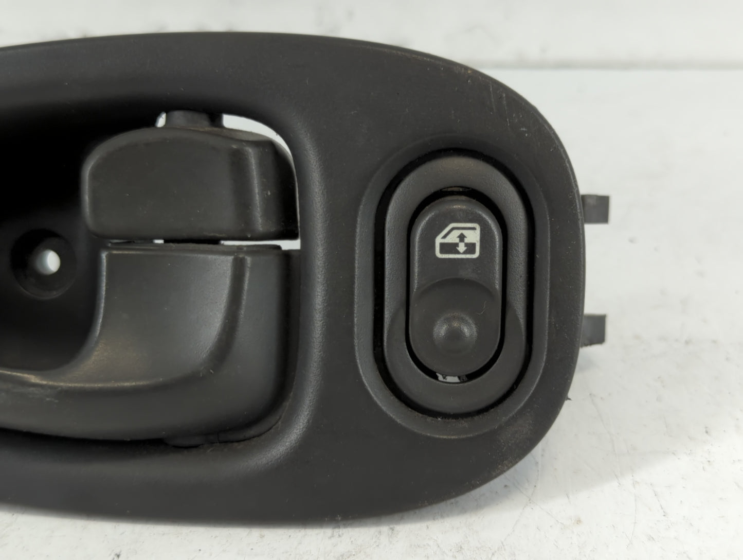 2002-2007 Saturn Vue Driver Rear Left Door Handle Exterior Assembly - Oemusedautoparts1.com