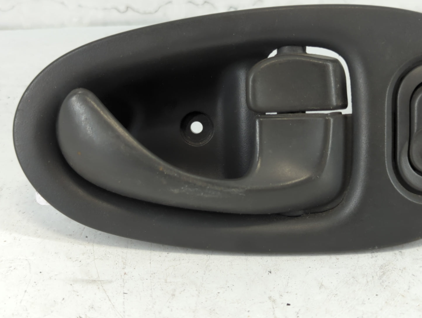2002-2007 Saturn Vue Driver Rear Left Door Handle Exterior Assembly - Oemusedautoparts1.com