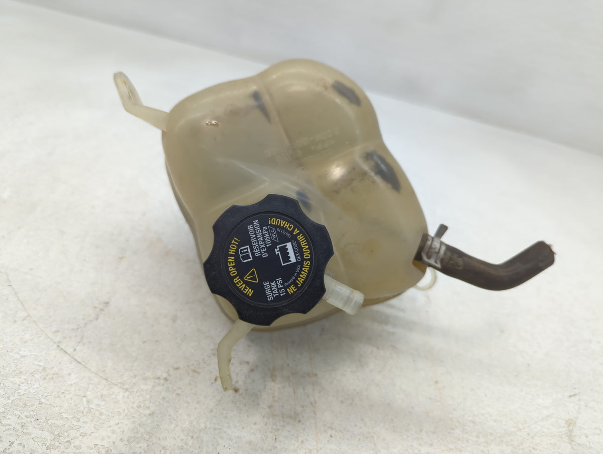 2002-2007 Saturn Vue Radiator Coolant Overflow Expansion Tank Bottle 745309 - Oemusedautoparts1.com