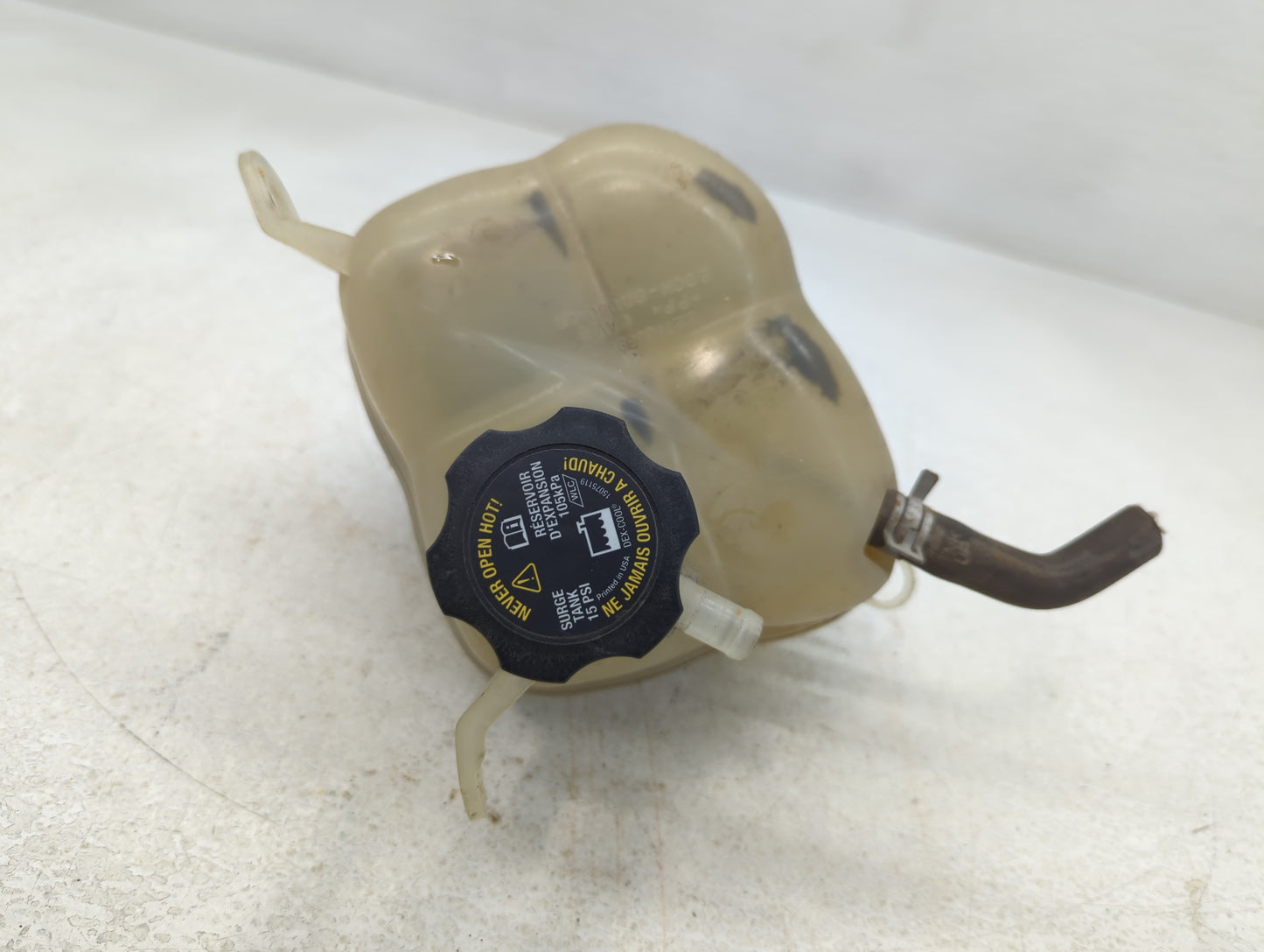 2002-2007 Saturn Vue Radiator Coolant Overflow Expansion Tank Bottle 745309 - Oemusedautoparts1.com