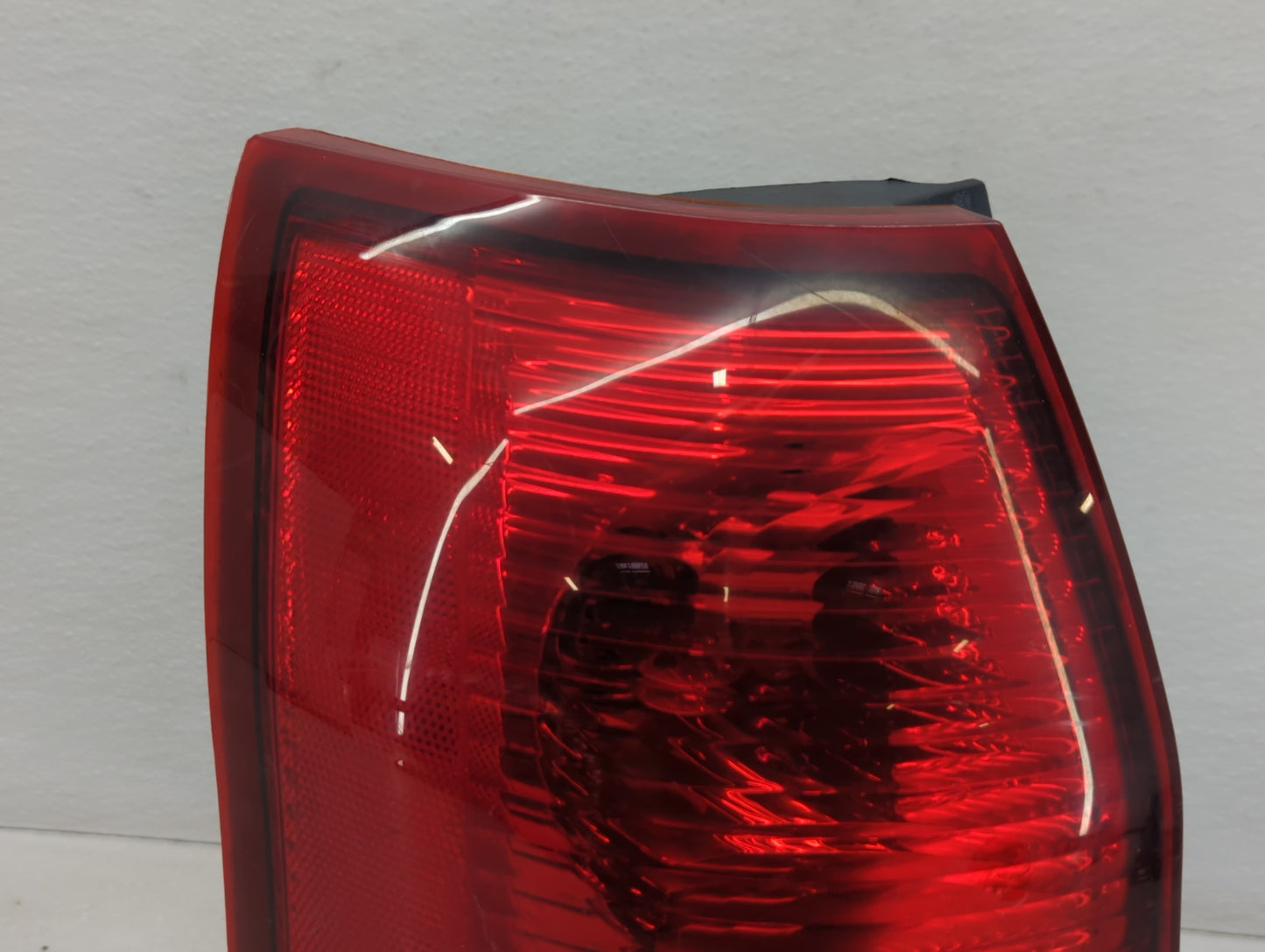 2002-2003 Saturn Vue Tail Light Assembly Driver Left OEM Fits Fits 2002 2003 OEM Used Auto Parts - Oemusedautoparts1.com