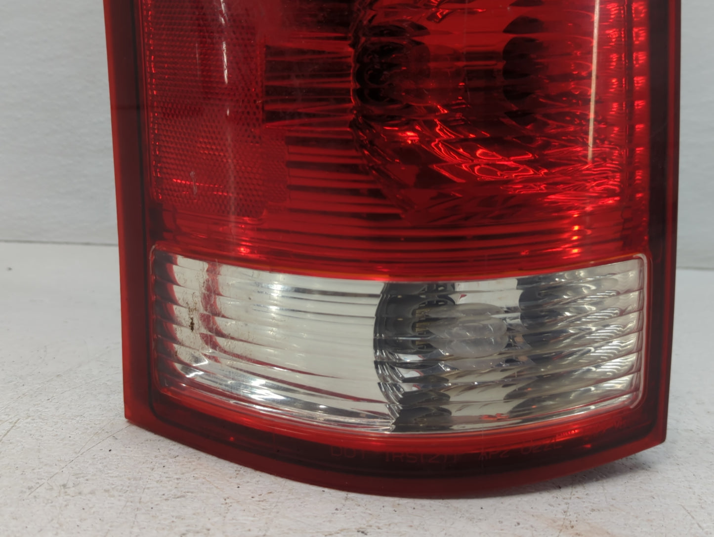 2002-2003 Saturn Vue Tail Light Assembly Driver Left OEM Fits Fits 2002 2003 OEM Used Auto Parts - Oemusedautoparts1.com