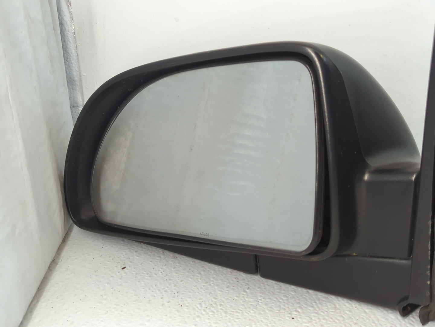 2002-2006 Saturn Vue Driver Side View Mirror - Left Door Mirror OEM Used - Oemusedautoparts1.com
