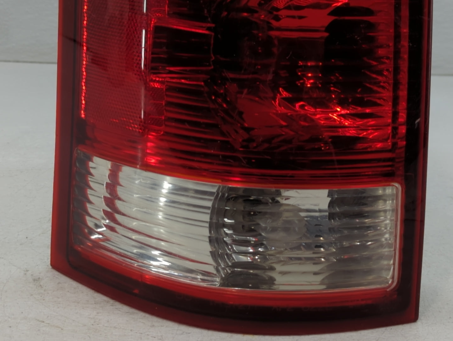 2002-2003 Saturn Vue Tail Light Assembly Driver Left OEM P/N:CX-13407-AB Fits Fits 2002 2003 OEM Used Auto Parts - Oemusedau