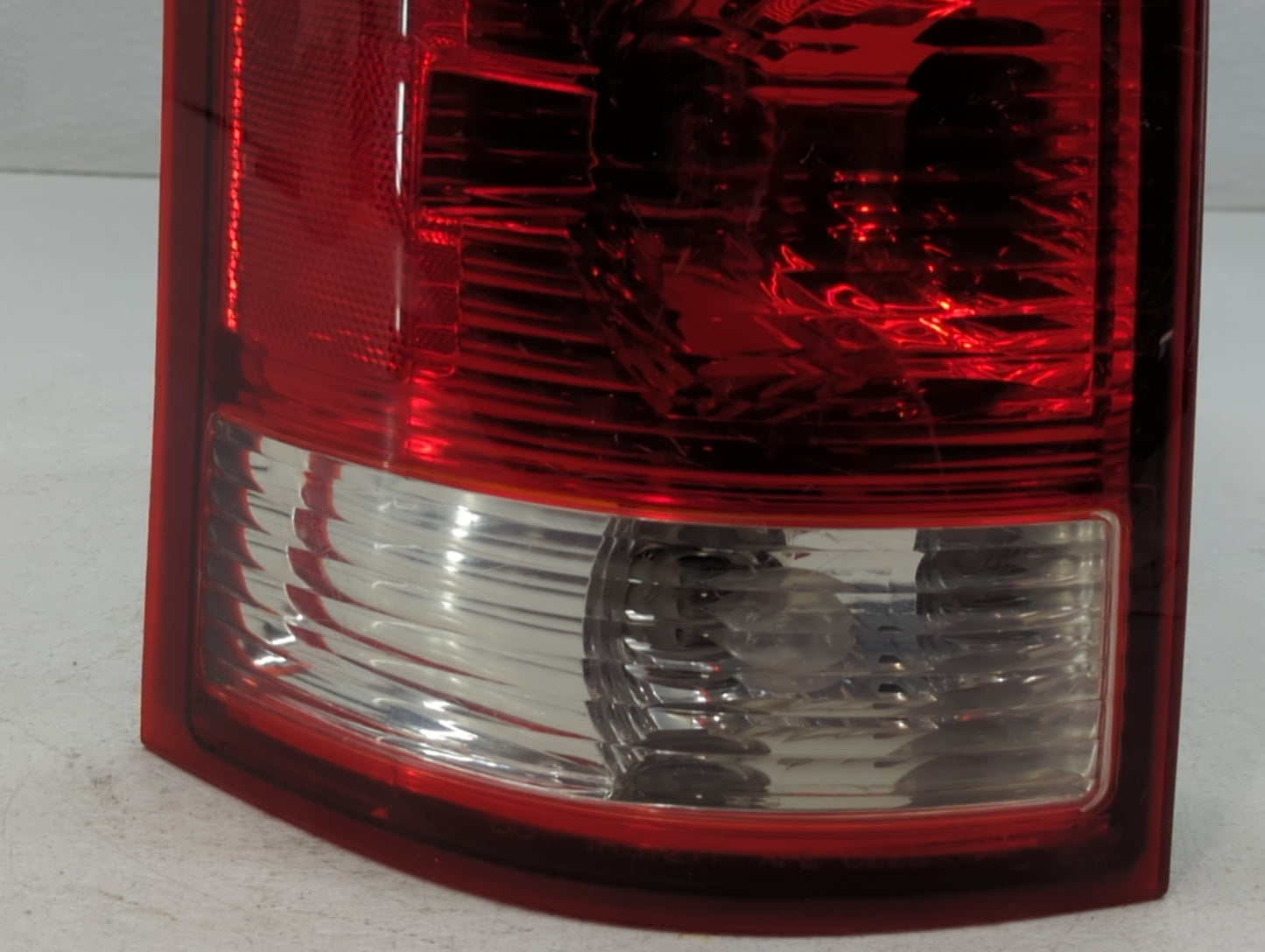 2002-2003 Saturn Vue Tail Light Assembly Driver Left OEM P/N:CX-13407-AB Fits Fits 2002 2003 OEM Used Auto Parts - Oemusedau