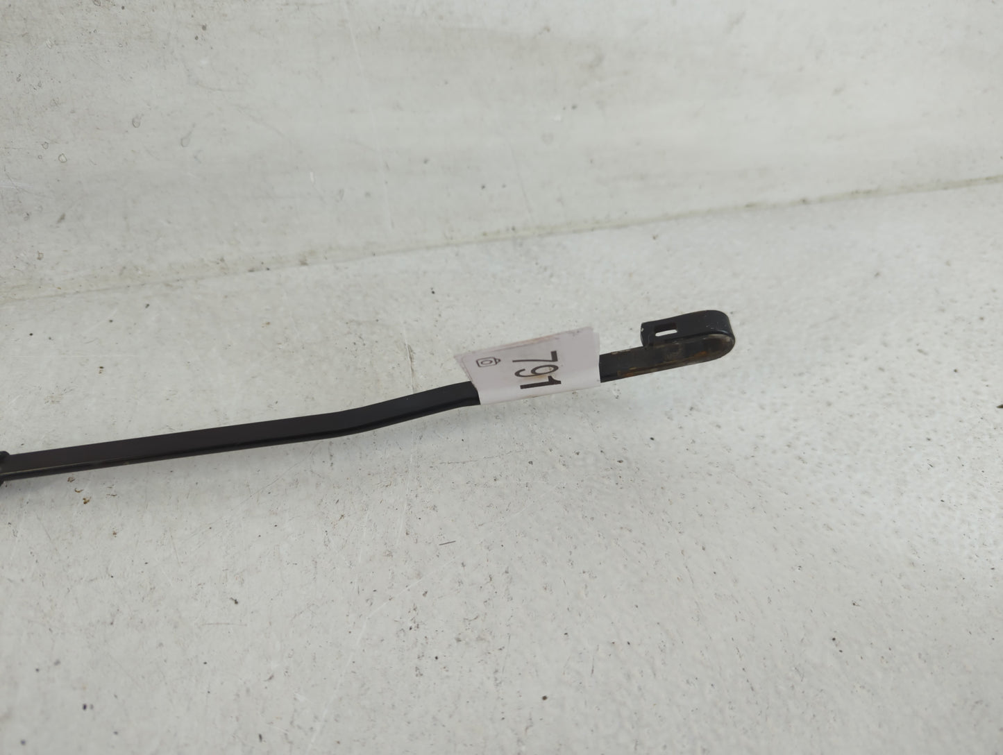 2003 Saturn Vue Front Drivers Wiper Arm Oem - Oemusedautoparts1.com