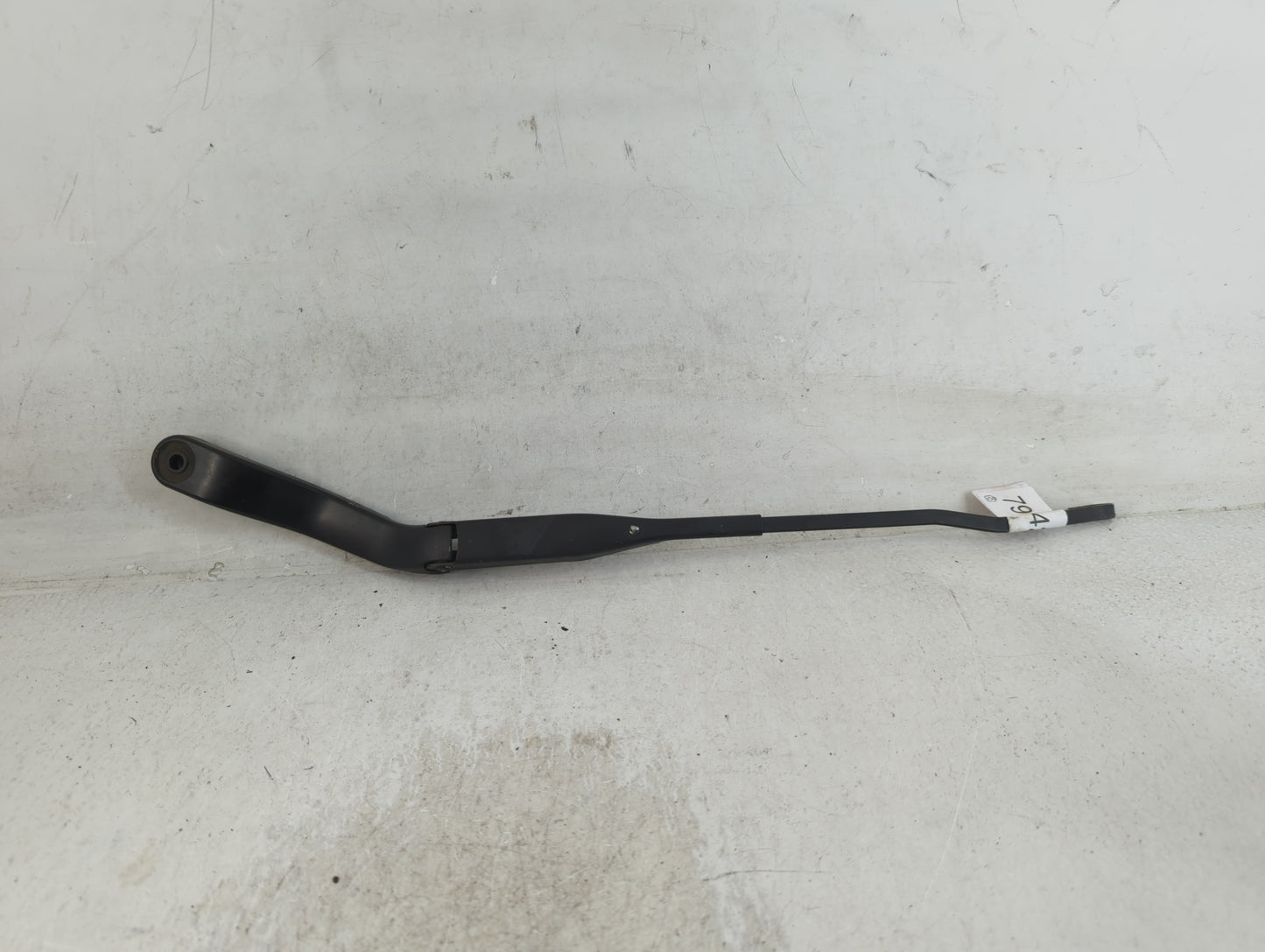 2003 Saturn Vue Front Drivers Wiper Arm Oem - Oemusedautoparts1.com