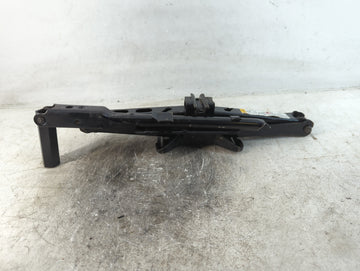 2003 Saturn Vue Spare Scissor Car Jack - Oemusedautoparts1.com