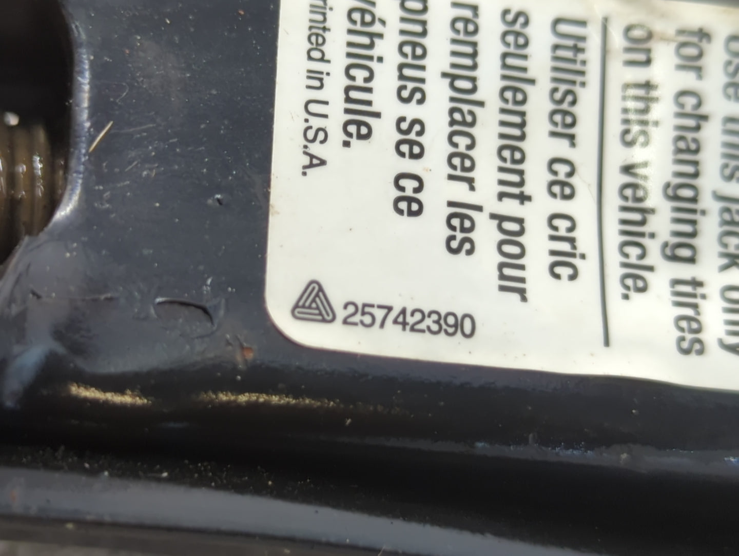 2003 Saturn Vue Spare Scissor Car Jack - Oemusedautoparts1.com