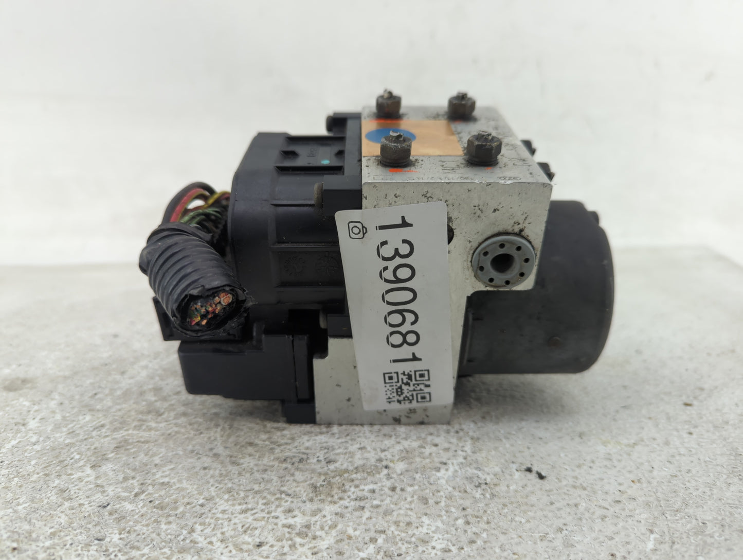 2002-2004 Subaru Legacy ABS Pump Control Module Replacement P/N:27534 AE07A Fits Fits 2002 2003 2004 OEM Used Auto Parts - O
