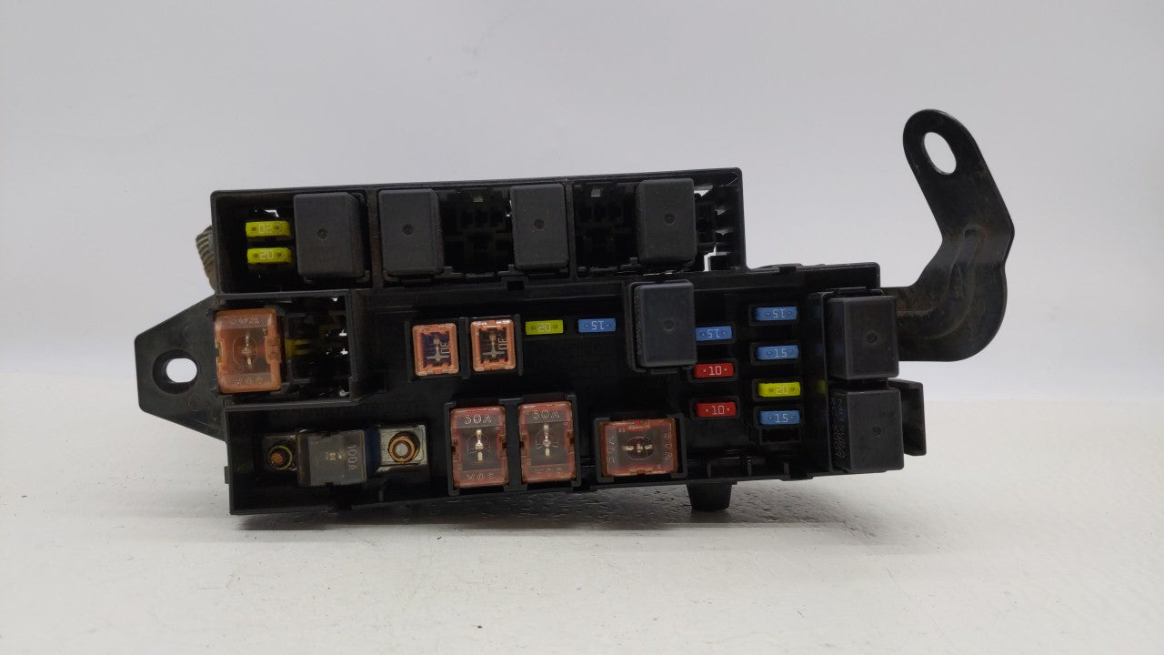 2002-2005 Subaru Legacy Fusebox Fuse Box Panel Relay Module P/N:82231AE07A Fits Fits 2002 2003 2004 2005 OEM Used Auto Parts