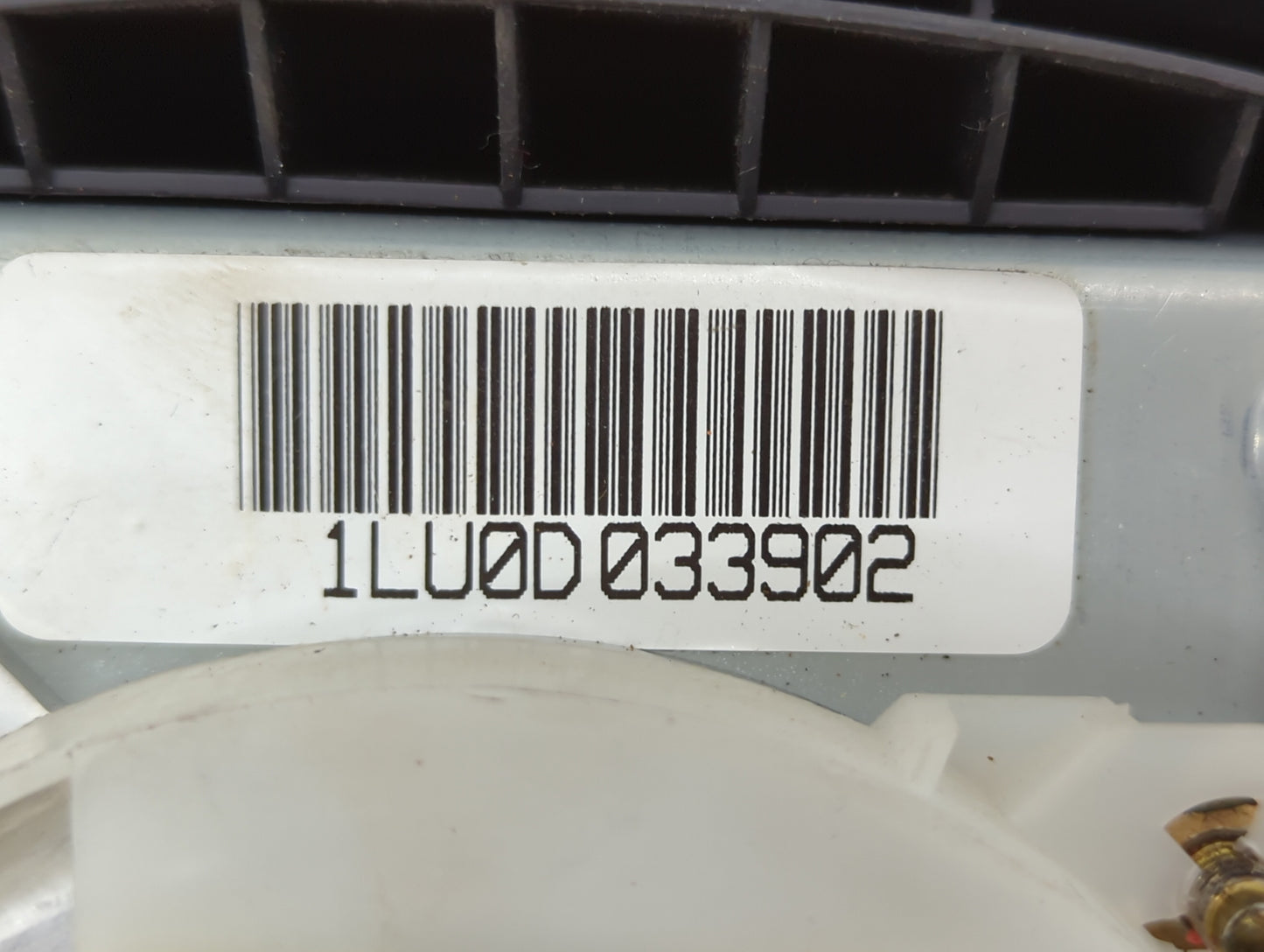 2000-2004 Subaru Legacy Air Bag Driver Left Steering Wheel Mounted Fits Fits 2000 2001 2002 2003 2004 2005 2006 OEM Used Aut