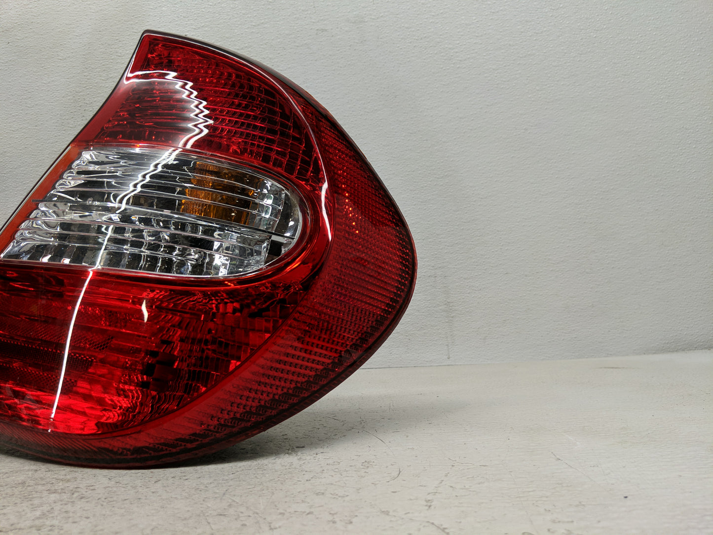 2002-2004 Toyota Camry Tail Light Assembly Passenger Right OEM Fits Fits 2002 2003 2004 OEM Used Auto Parts - Oemusedautopar