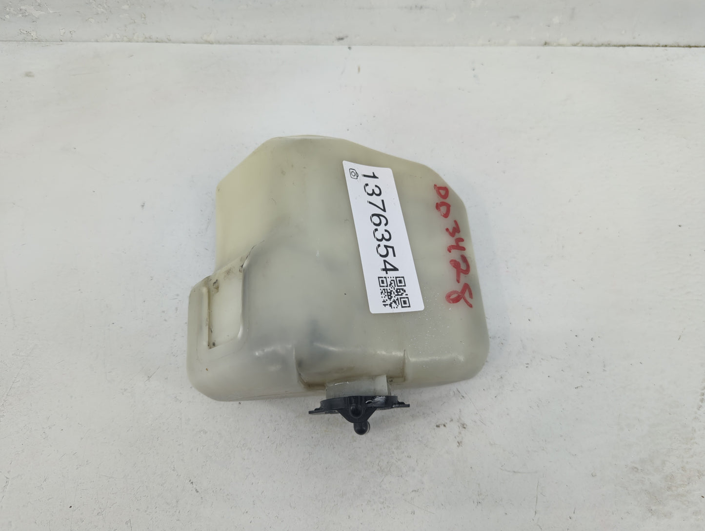 2002-2006 Toyota Camry Radiator Coolant Overflow Expansion Tank Bottle - Oemusedautoparts1.com