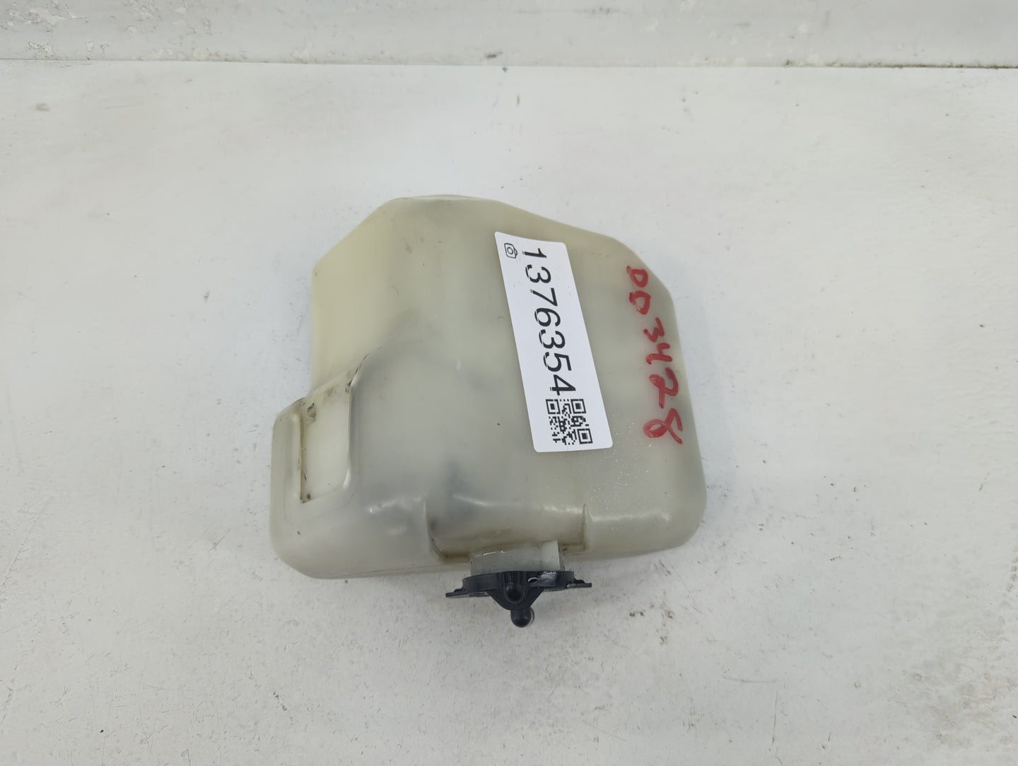 2002-2006 Toyota Camry Radiator Coolant Overflow Expansion Tank Bottle 1376354 - Oemusedautoparts1.com