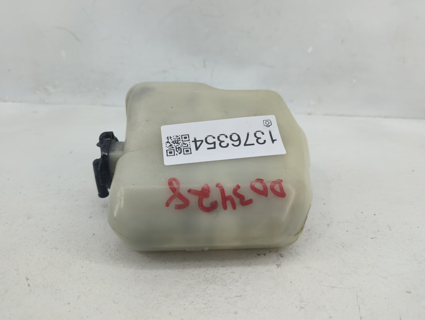 2002-2006 Toyota Camry Radiator Coolant Overflow Expansion Tank Bottle 1376354 - Oemusedautoparts1.com