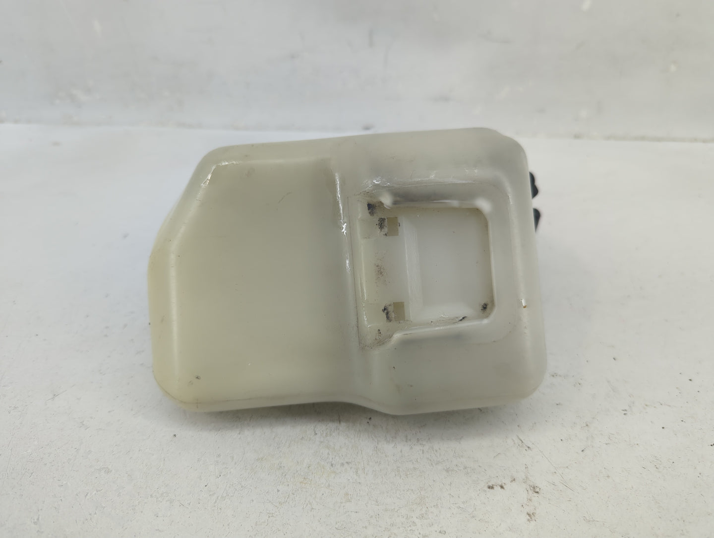 2002-2006 Toyota Camry Radiator Coolant Overflow Expansion Tank Bottle 1376354 - Oemusedautoparts1.com