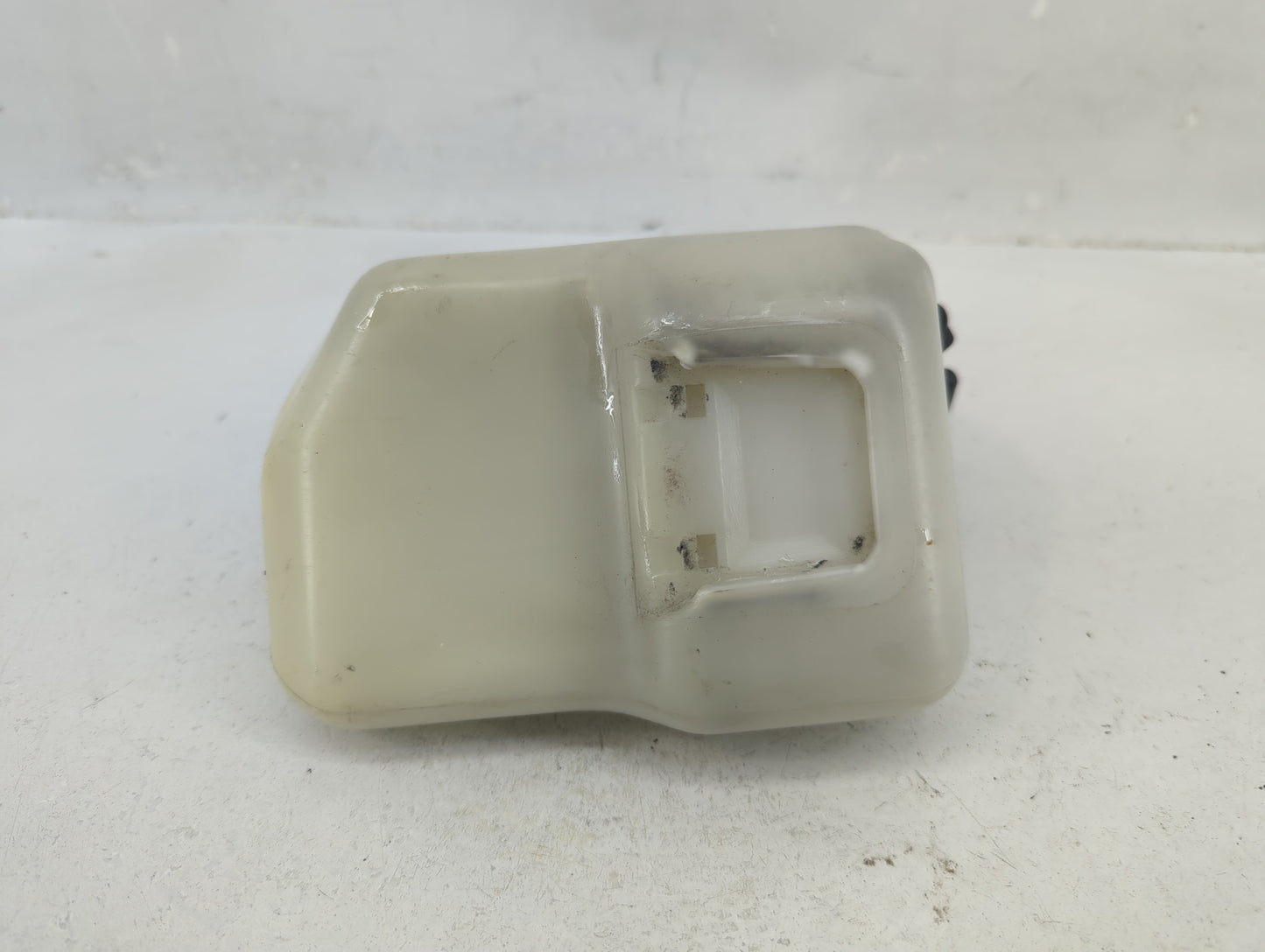 2002-2006 Toyota Camry Radiator Coolant Overflow Expansion Tank Bottle 1376354 - Oemusedautoparts1.com
