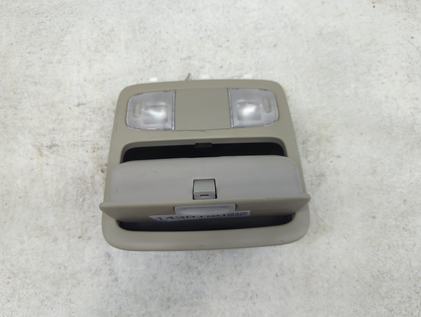 2003 Toyota Camry Overhead Roof Console - Oemusedautoparts1.com
