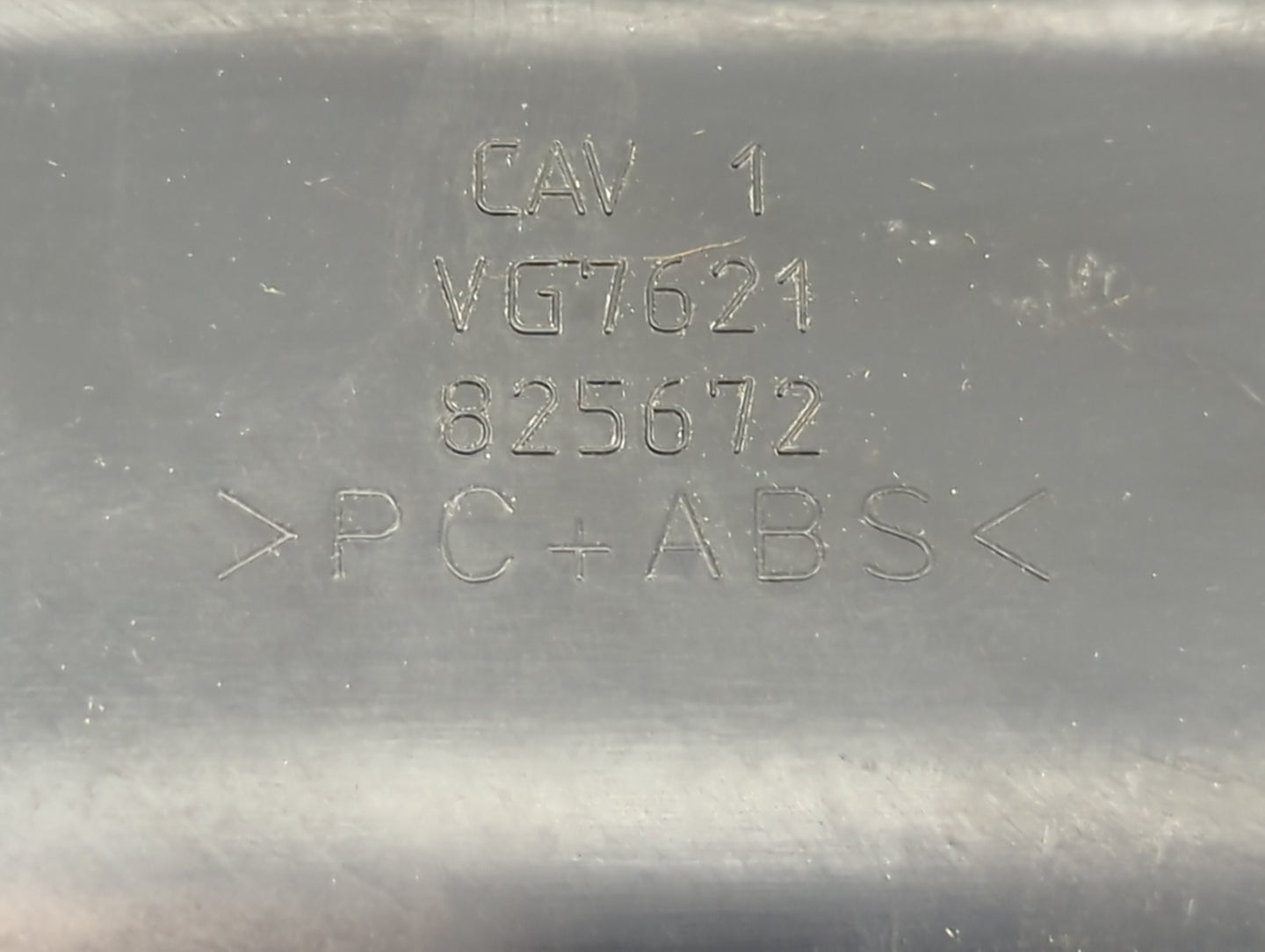 2003 Toyota Camry Overhead Roof Console - Oemusedautoparts1.com
