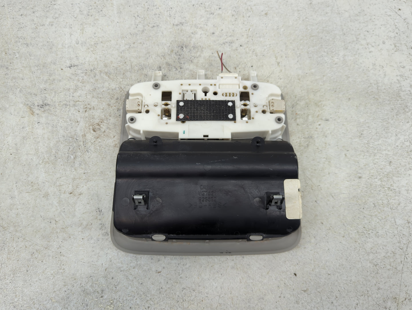2003 Toyota Camry Overhead Roof Console - Oemusedautoparts1.com