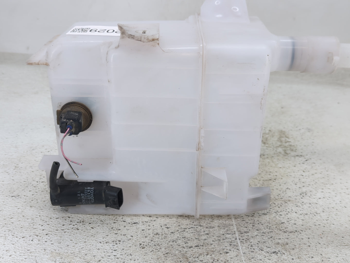 2002-2006 Toyota Camry Windshield Washer Fluid Reservoir Bottle Oem - Oemusedautoparts1.com