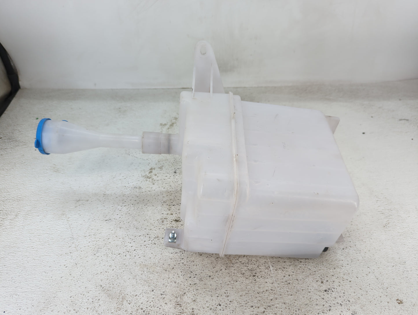 2002-2006 Toyota Camry Windshield Washer Fluid Reservoir Bottle Oem - Oemusedautoparts1.com