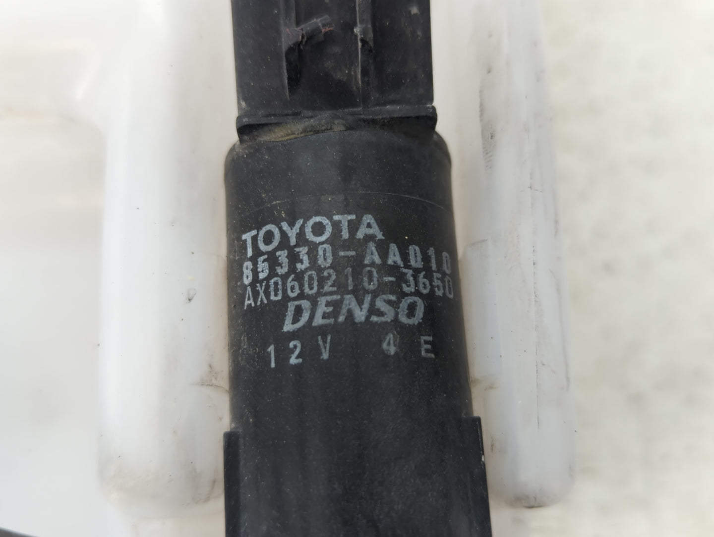2002-2006 Toyota Camry Windshield Washer Fluid Reservoir Bottle Oem - Oemusedautoparts1.com
