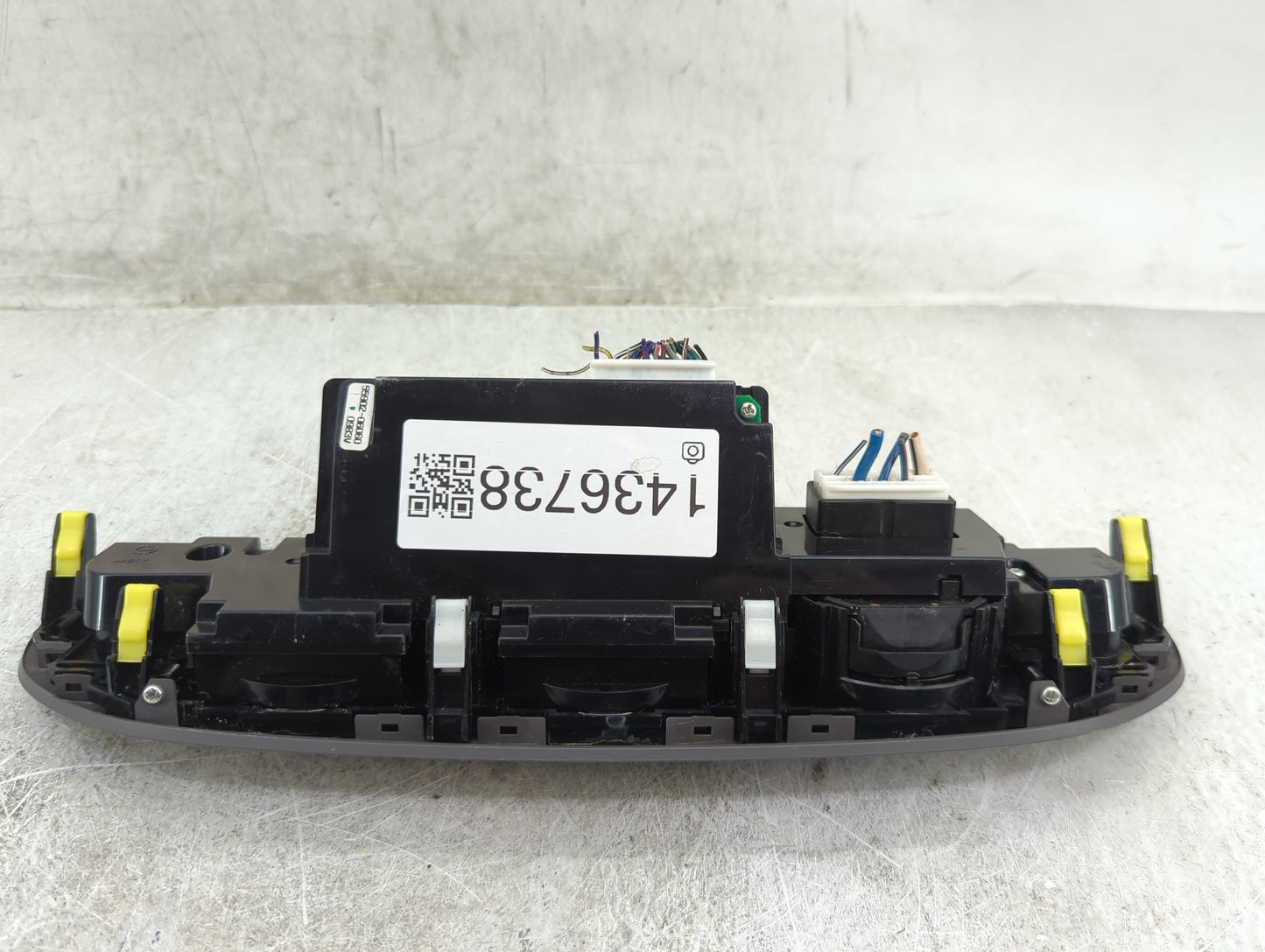 2003 Toyota Camry Climate Control Module Temperature AC/Heater Replacement P/N:55902-06060 Fits OEM Used Auto Parts - Oemuse