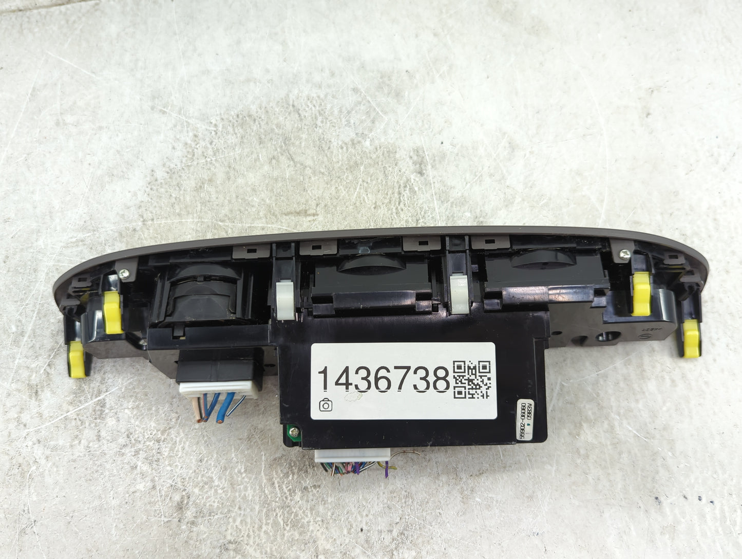 2003 Toyota Camry Climate Control Module Temperature AC/Heater Replacement P/N:55902-06060 Fits OEM Used Auto Parts - Oemuse