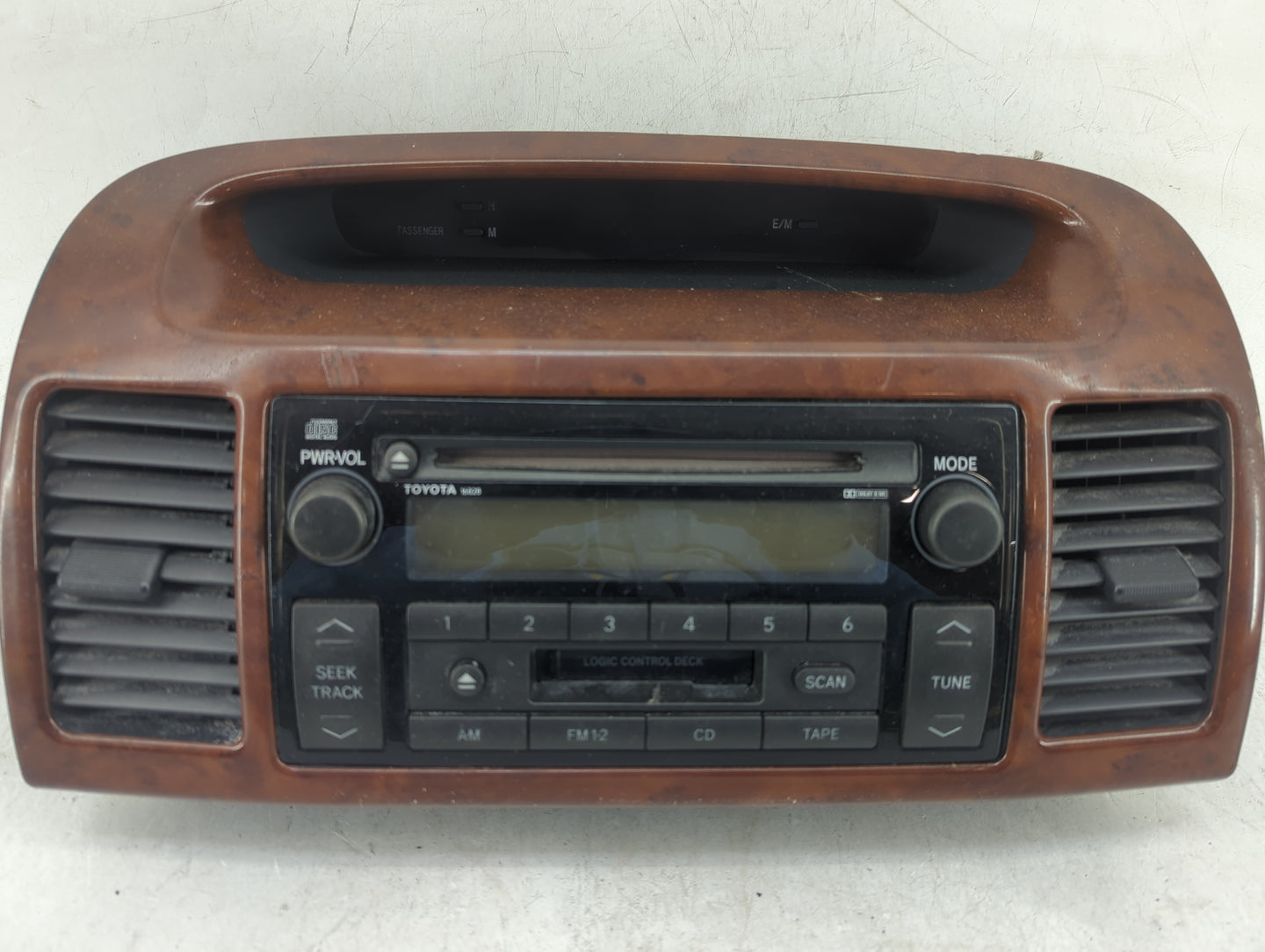 2002-2004 Toyota Camry Radio AM FM Cd Player Receiver Replacement P/N:86120-AA070 16828 Fits Fits 2002 2003 2004 OEM Used Au