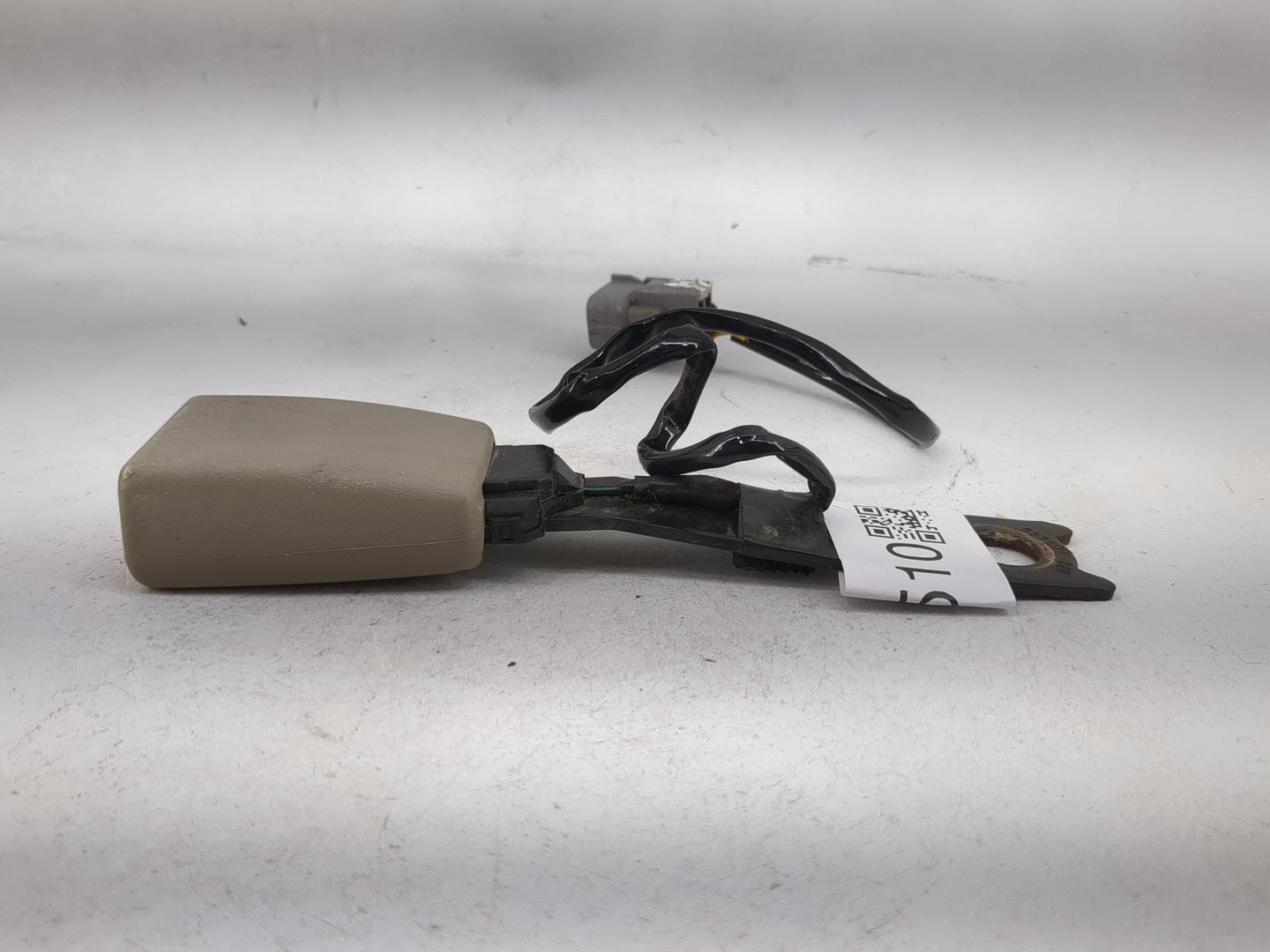 2003 Toyota Camry Driver Seatbelt Buckle Tan - Oemusedautoparts1.com